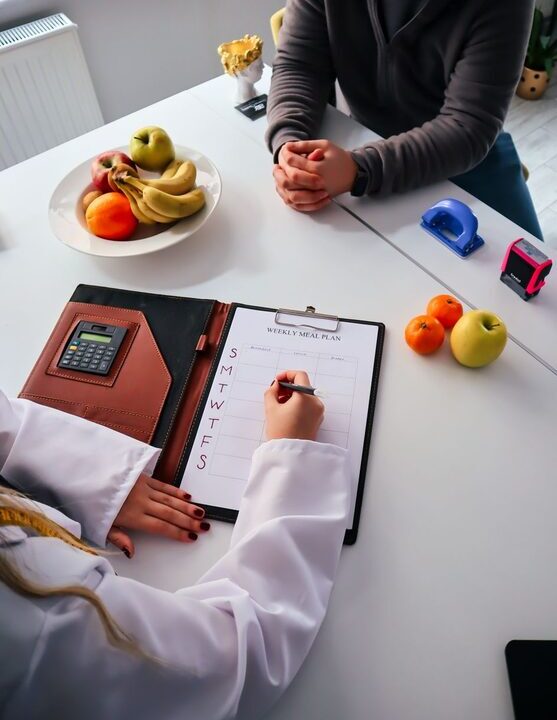 How to Create a Simple Weekly Meal Plan for Stress-Free Cooking